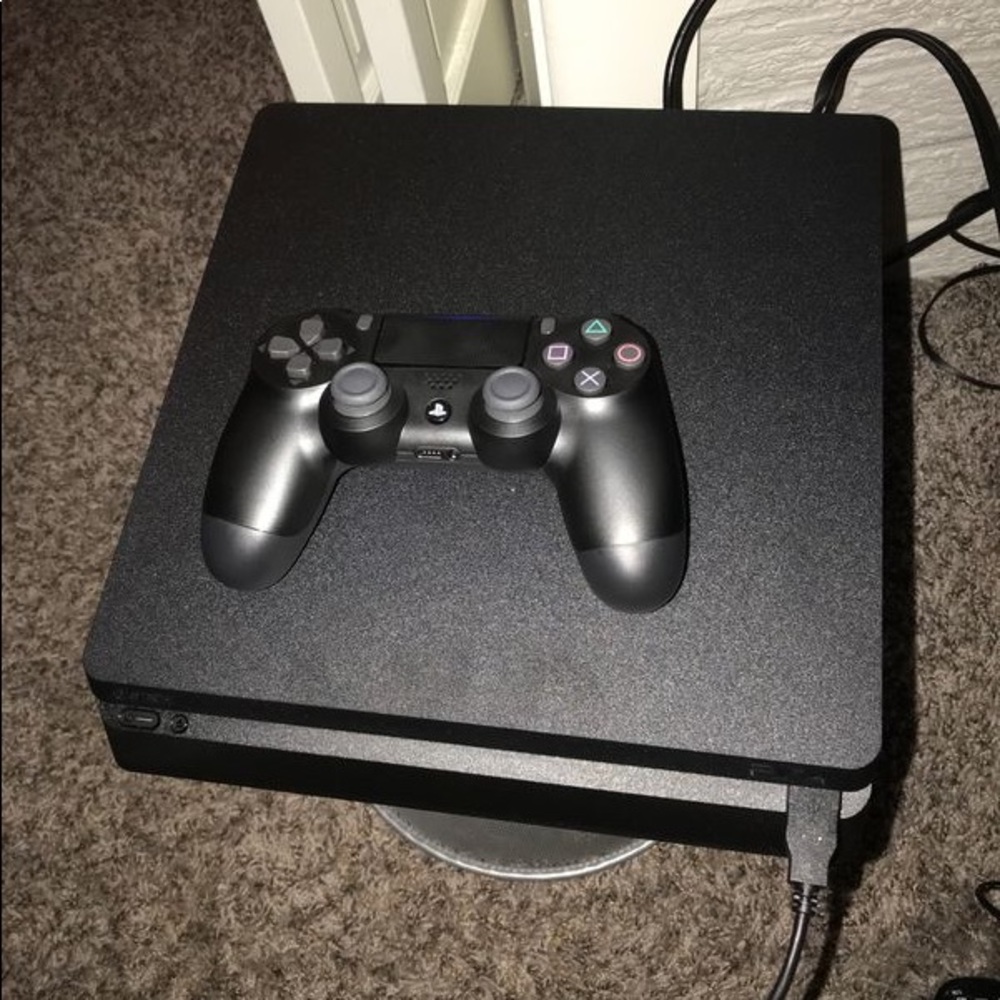 Ps4 - Picture 2 of 3